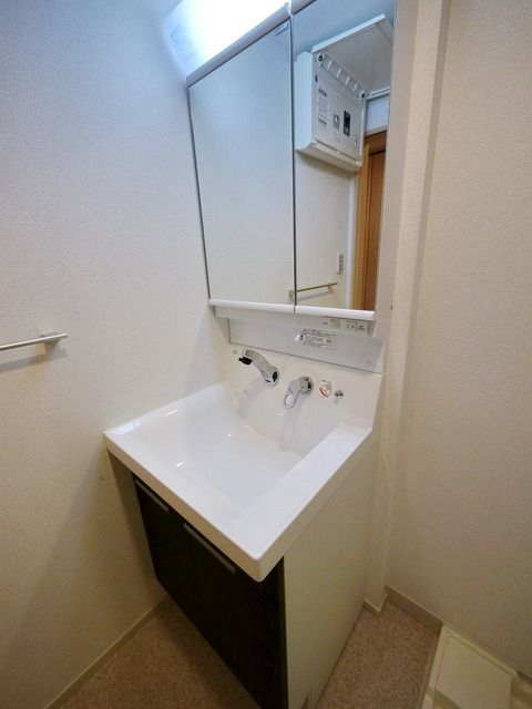 【狭山市富士見のマンションの洗面設備】