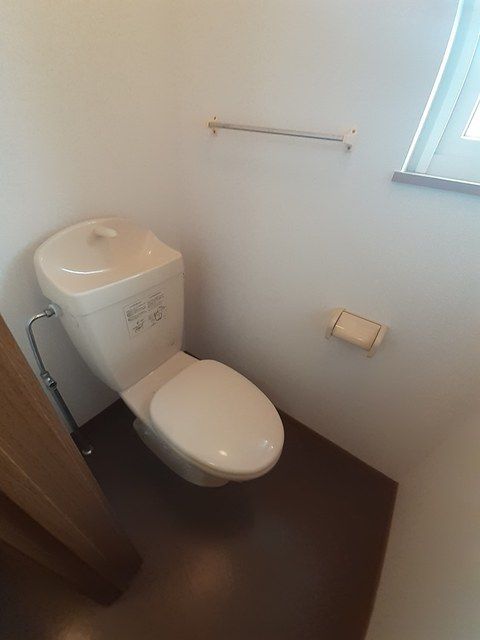 【菊川市下平川のアパートのトイレ】