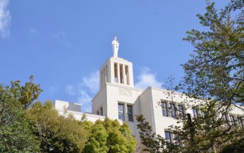 高校・高専　神戸海星女子学院高等学校（高校・高専）まで833m