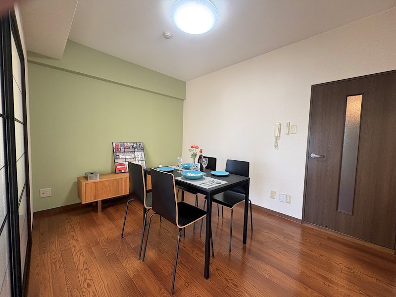 居室・リビング　ダイニングテーブルを置いても良いですね。