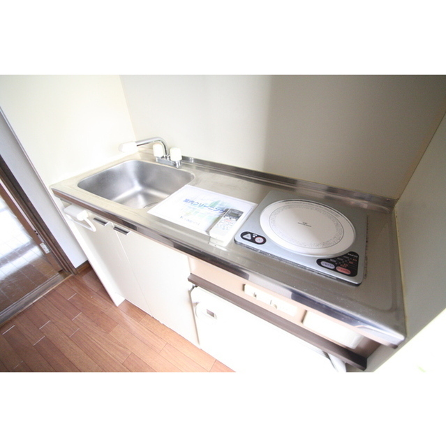 キッチン　ＩＨコンロ・ミニ冷蔵庫