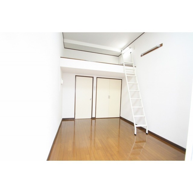 居室・リビング　ロフト付き居室