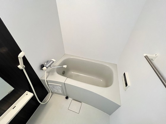 バス・シャワールーム　※別の部屋の写真です