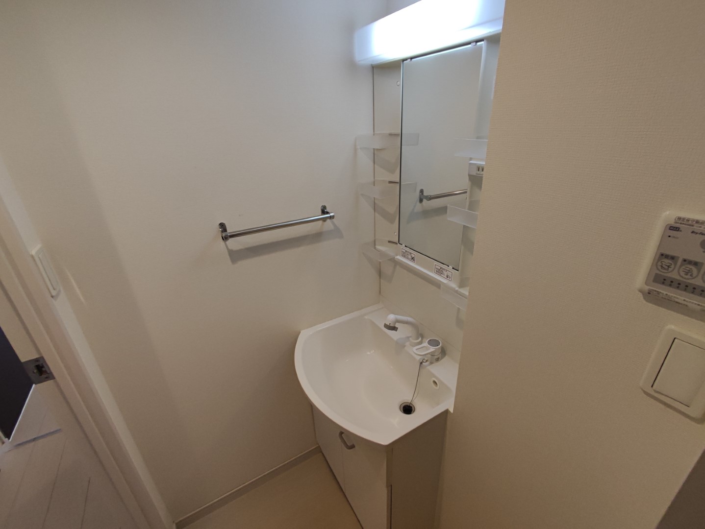 洗面設備　同仕様　洗髪洗面化粧台