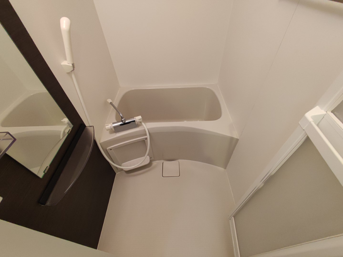 バス・シャワールーム　同仕様　浴室乾燥機付き