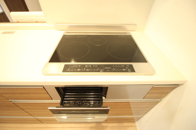 キッチン　グリル付きＩＨコンロ