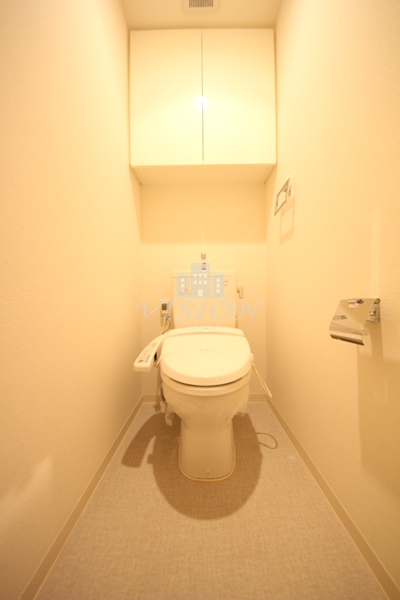 トイレ　室内写真は別タイプのものです