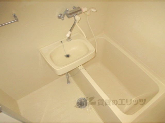 バス・シャワールーム　バス