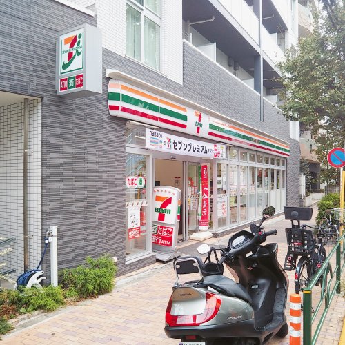 コンビニ　セブンイレブン（コンビニ）まで178m