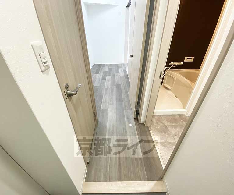 その他部屋・スペース　明るい廊下です
