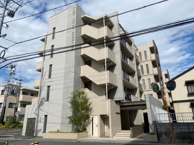 【安芸郡府中町本町のマンションの建物外観】