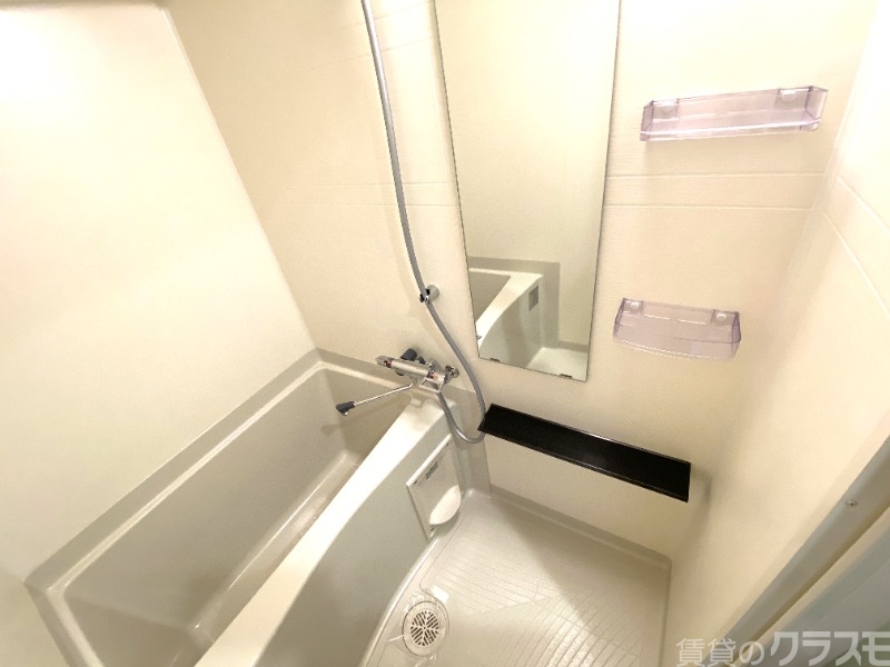 バス・シャワールーム　ゆっくり入れるサイズです！