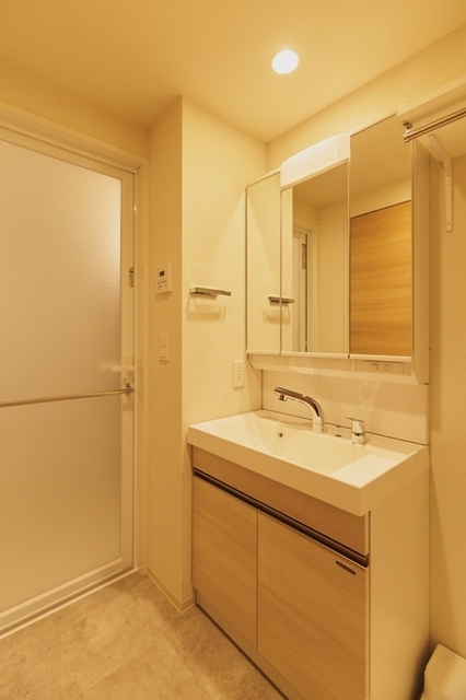洗面設備　※写真は同タイプ住戸です。