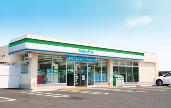 コンビニ　ファミリーマート門真舟田町店（コンビニ）まで528m