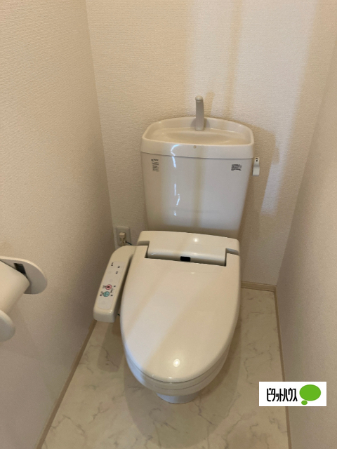 トイレ　温水洗浄暖房便座