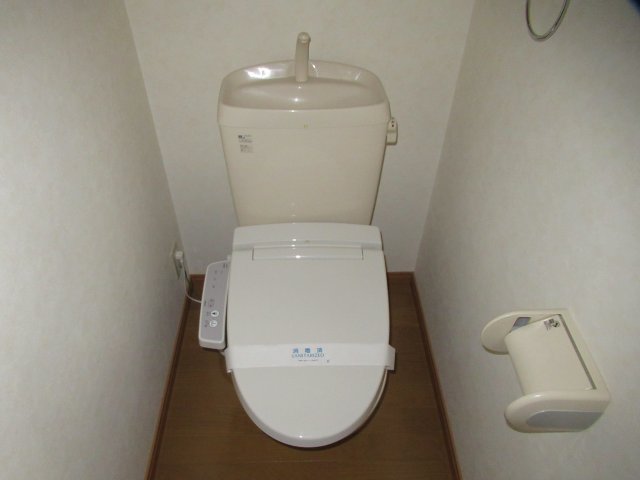 トイレ　サンプル写真につき現状を優先いたします。