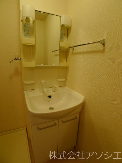 洗面設備　シャンプードレッサー洗面台