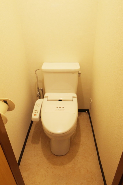 東北新幹線 郡山駅 徒歩28分 4階建 築39年のトイレ写真