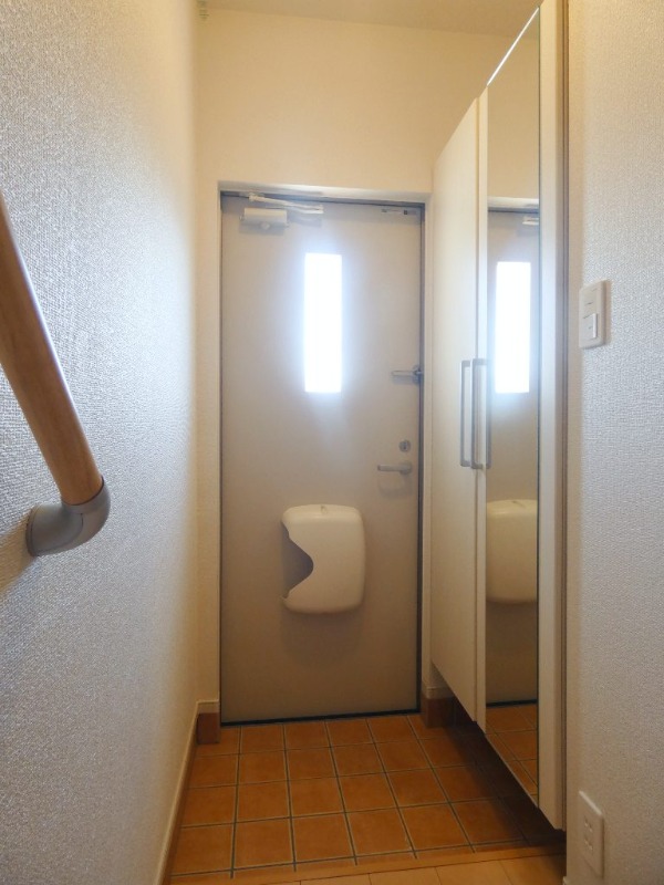 玄関　図面と現状に相違がある場合には現状を優先