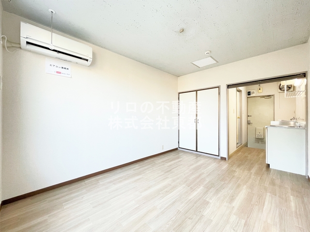 その他部屋・スペース　白を基調とした室内でお部屋を明るく演出してくれます。