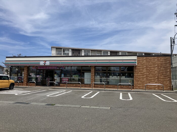 コンビニ　セブンイレブン野々市矢作北店（コンビニ）まで355m