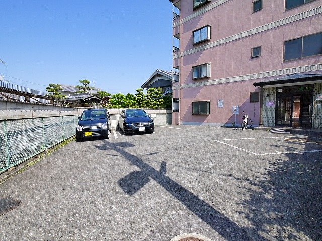 駐車場　駐車場があります