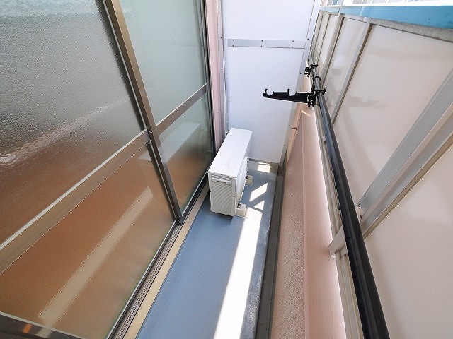 バルコニー　外からの目が気にならないバルコニーで洗濯物が干せます