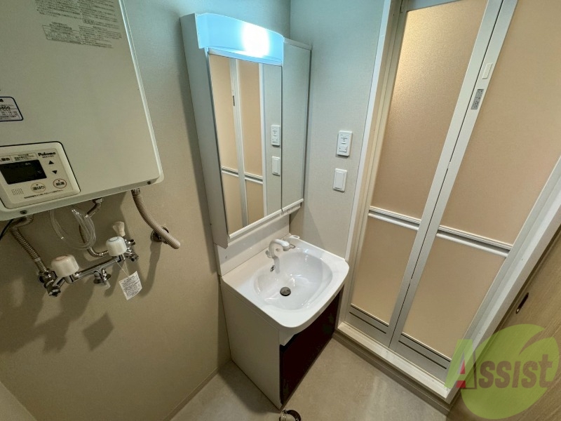 洗面設備　お洒落な独立洗面化粧台になっておりました！