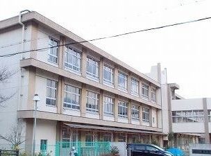 中学校　灘中学校（中学校）まで1100m