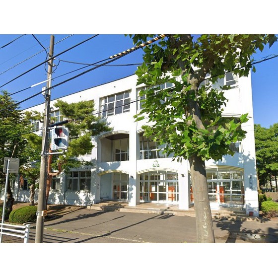 小学校　函館市立千代田小学校（小学校）まで384m