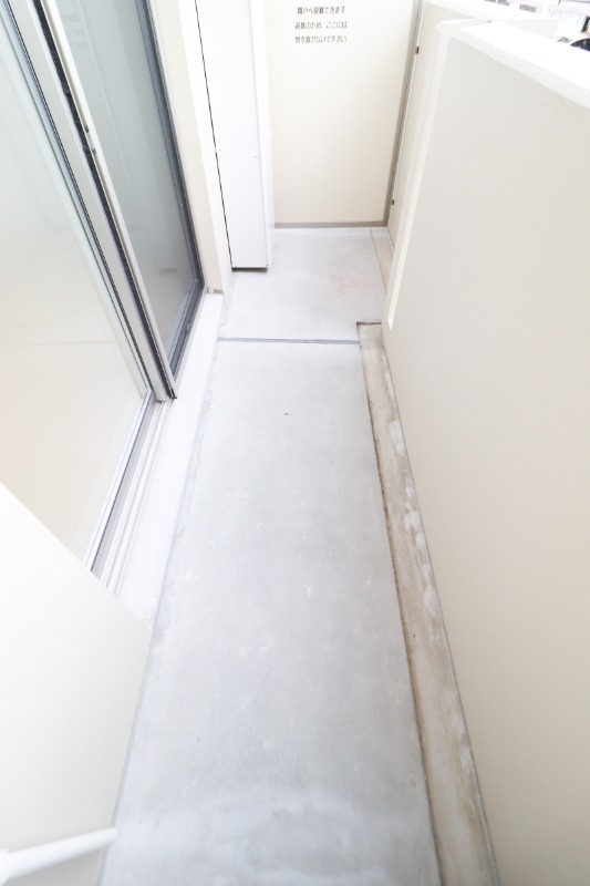 バルコニー　図面と現状に相違がある場合には現状を優先