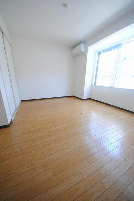 居室・リビング　写真は１０２号室