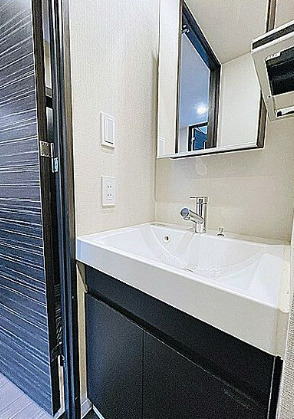 洗面設備　※別部屋の参考写真です。