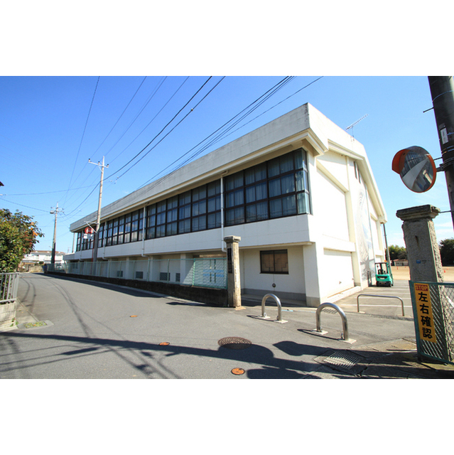 中学校　土浦市立土浦第二中学校（中学校）まで655m