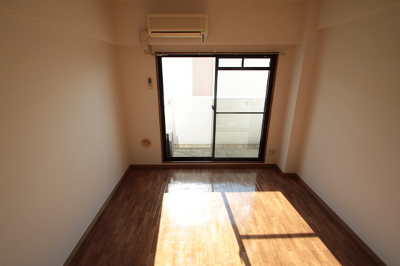 居室・リビング　※別部屋の写真です