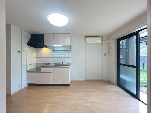 キッチン　ダイニングキッチン