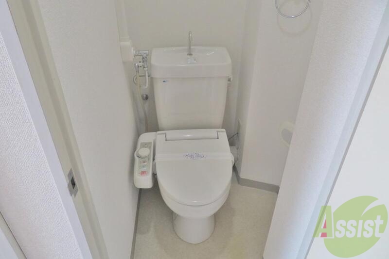 トイレ　トイレはシンプルかつオーソドックス使いやすいです。
