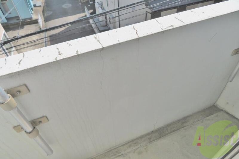 バルコニー　バルコニーは洗濯物もしっかり干せそうな広さです。