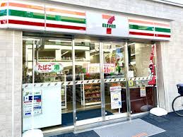 コンビニ　セブンイレブン横浜浦舟町3丁目店（コンビニ）まで427m