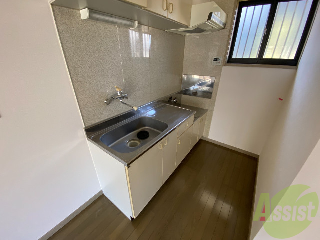 キッチン　キッチンも十分な広さがあり調理もしやすいですね。