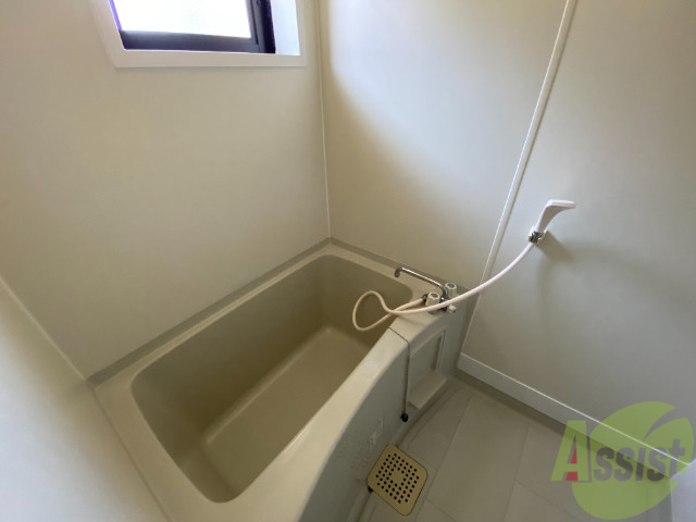 バス・シャワールーム　綺麗な浴室です。１日の疲れを癒すのに最適ですね。