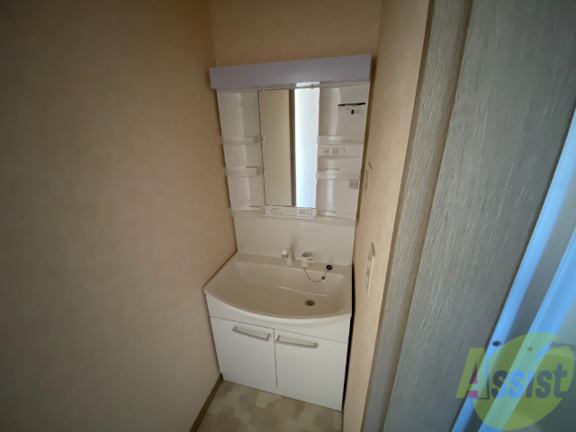 洗面設備　独立洗面台です。用途に合わせて使うことが出来ますね。