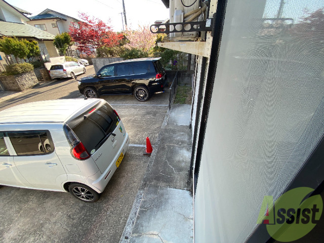 バルコニー　バルコニーはありませんが、外に洗濯物を干すことが出来ます。