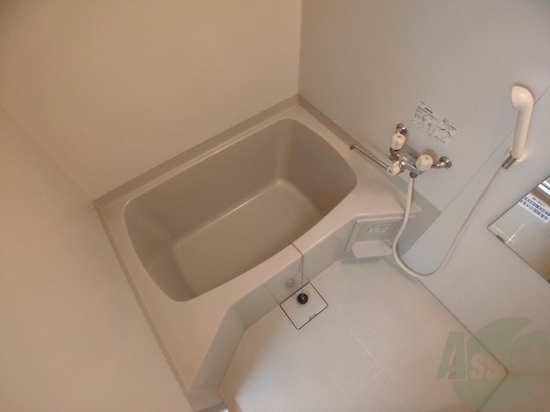 バス・シャワールーム　お風呂です。ゆっくりお風呂につかるのも体に良いですね～