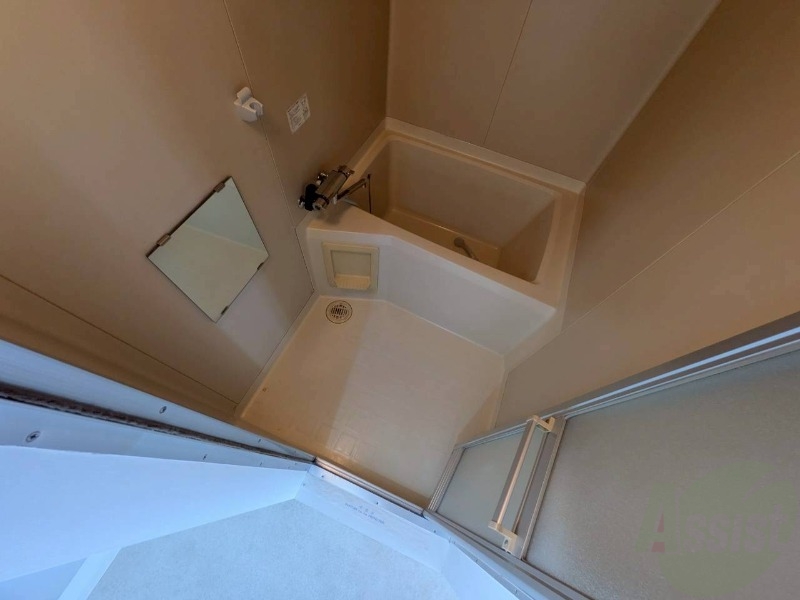 バス・シャワールーム　ユニットバスです。疲れを癒すのに欠かせませんね！