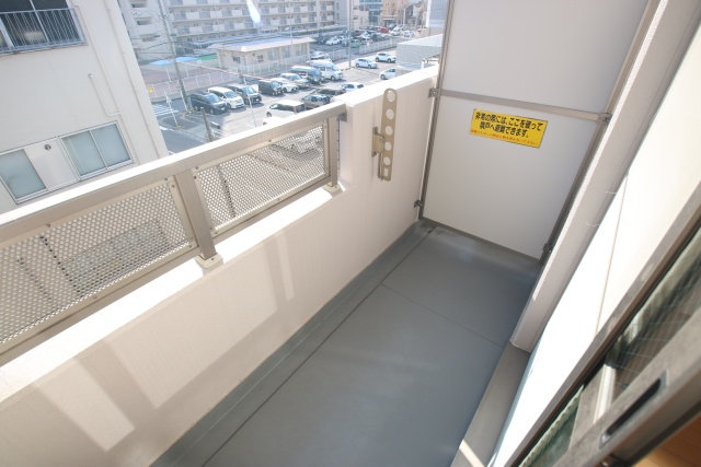 バルコニー　※別室の参考写真の為、現況優先です。