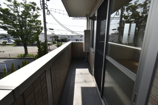 バルコニー　お洗濯にも便利なバルコニー付き