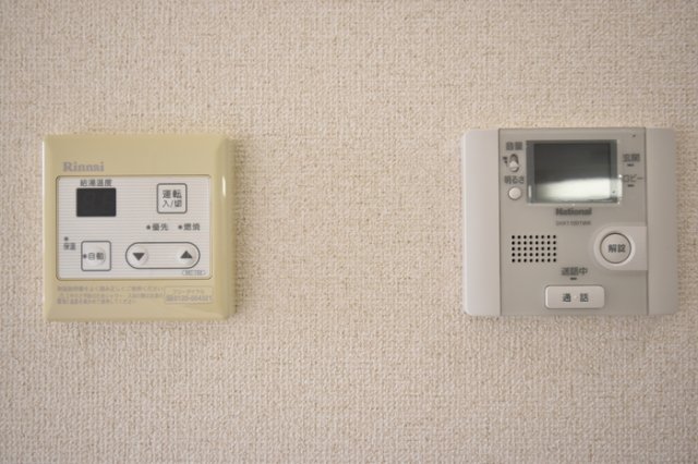 その他設備　TVインターホン・給湯器