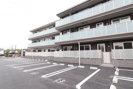 建物外観　粕屋町でのお部屋探しは、トーマスリビング粕屋店へご相談下さい