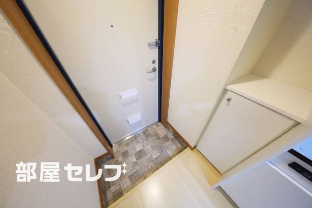 玄関　２０４号室写真